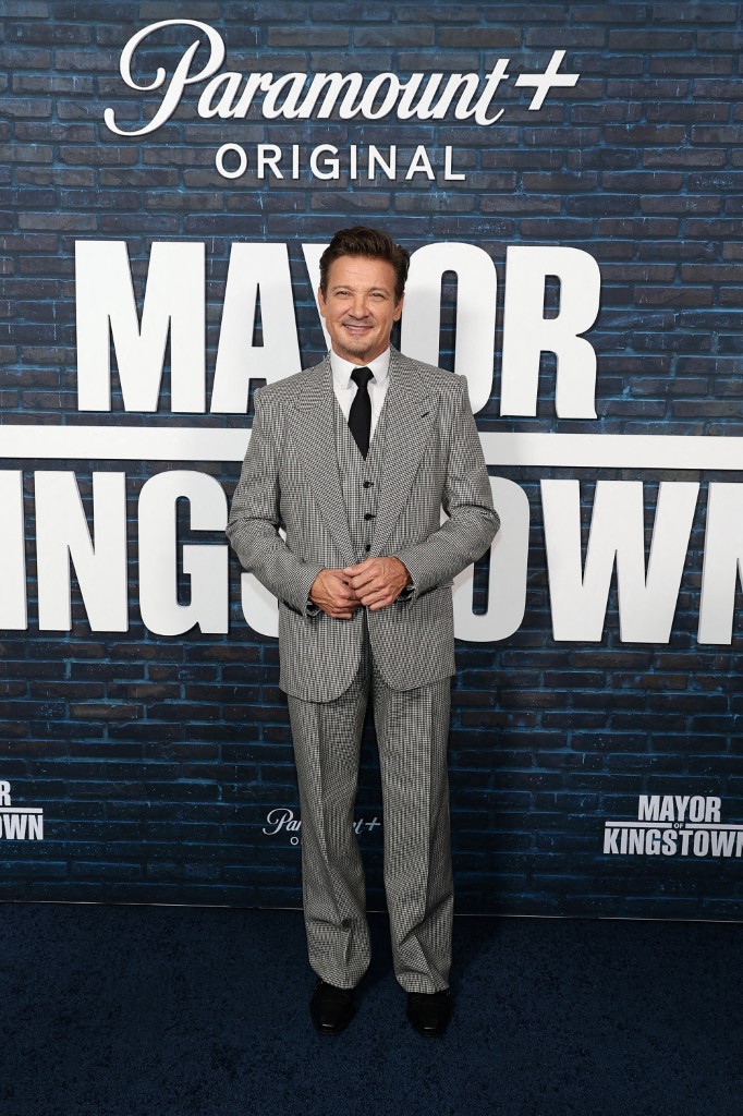 جيرمي رينر يحتفل بالـ55.. كم تبلغ إمبراطوريته المالية؟