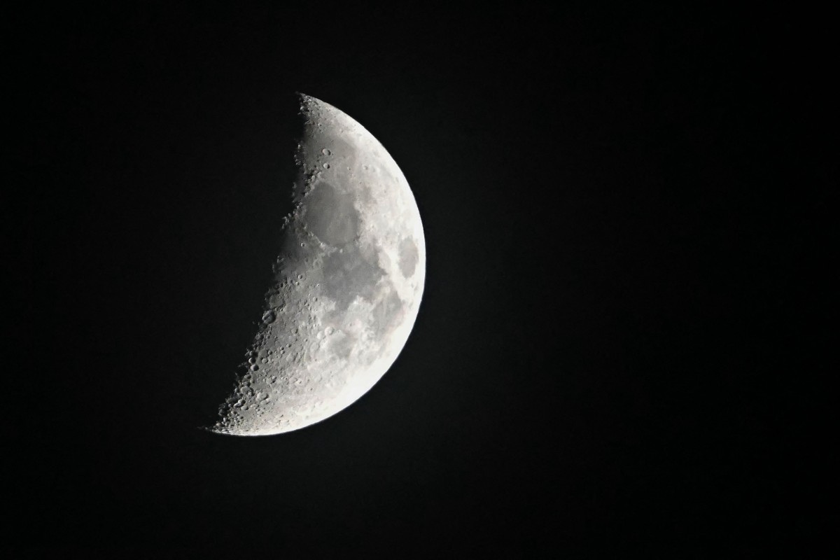 سبب استحالة رؤية هلال عيد الفطر اليوم الأربعاء