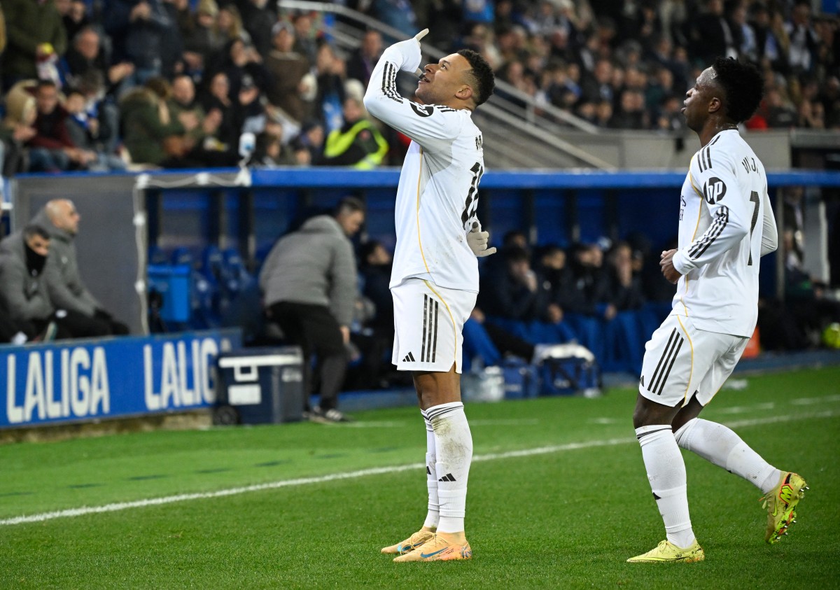  فينيسيوس جونيور ومبابي