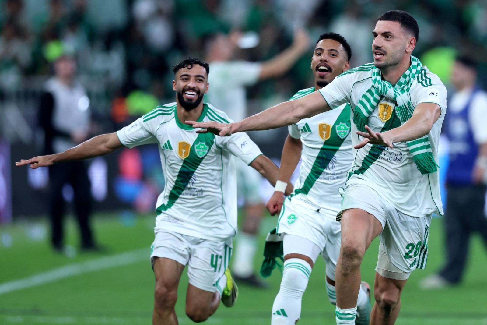 بعض لاعبي الأهلي