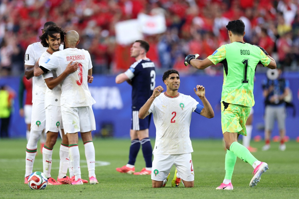 عض لاعبي منتخب المغرب