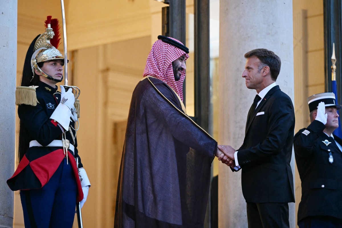 ولي العهد الأمير محمد بن سلمان والرئيس الفرنسي إيمانويل ماكرون