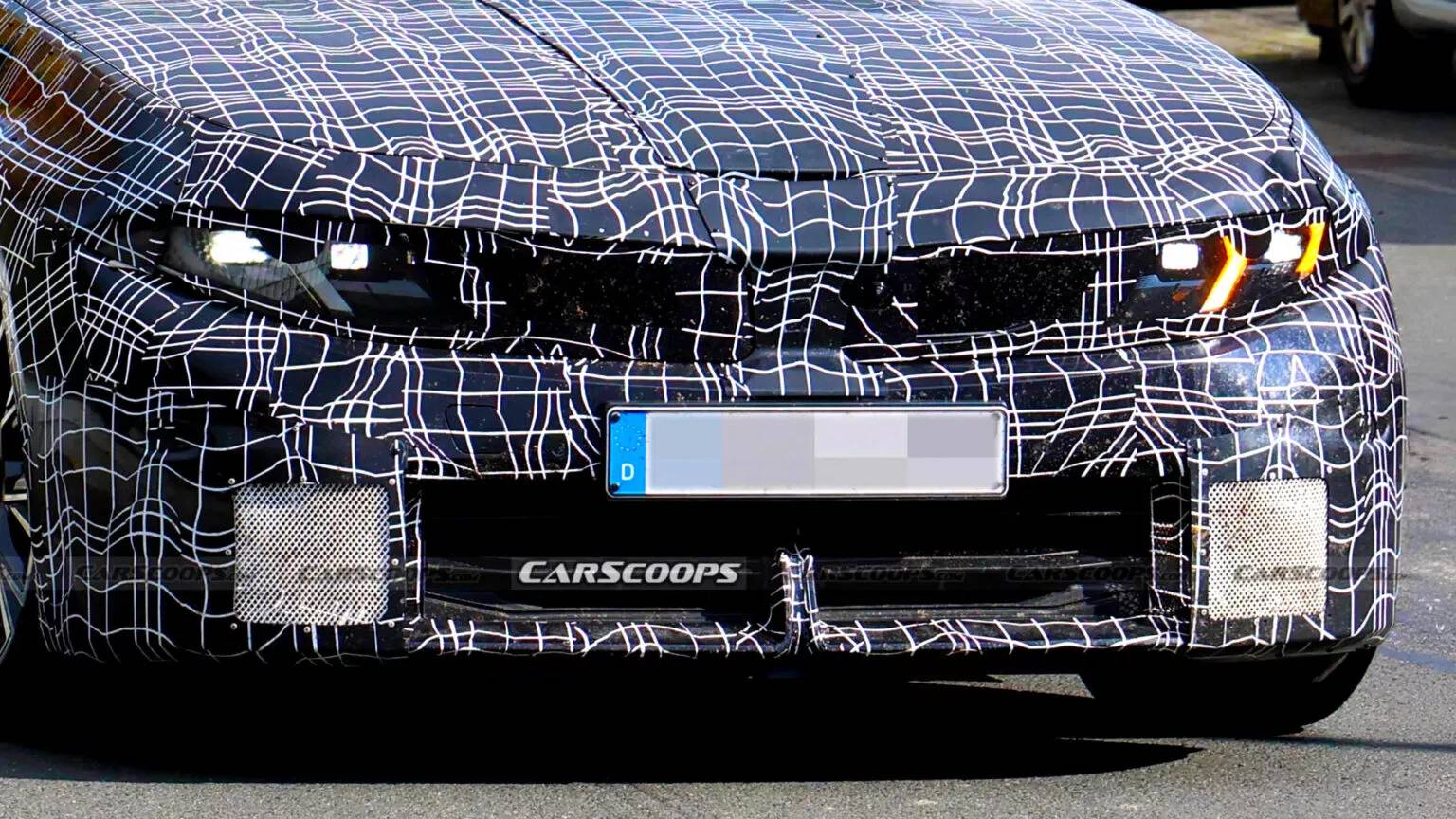 بي إم دبليو M350 الجديدة تقترب من قوة M3 الكلاسيكية بقوة 420 حصانًا