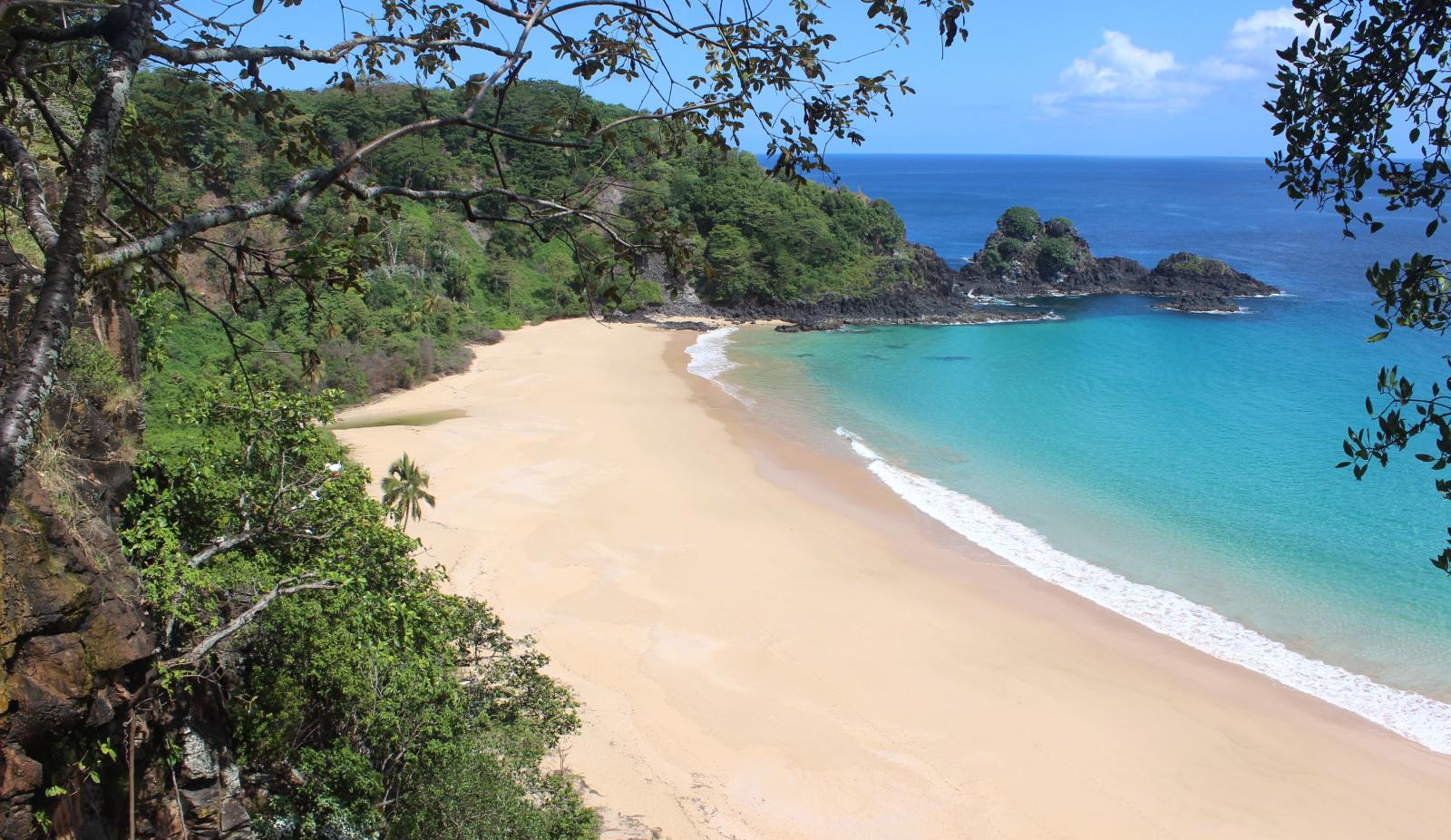 Baia do Sancho Beach 