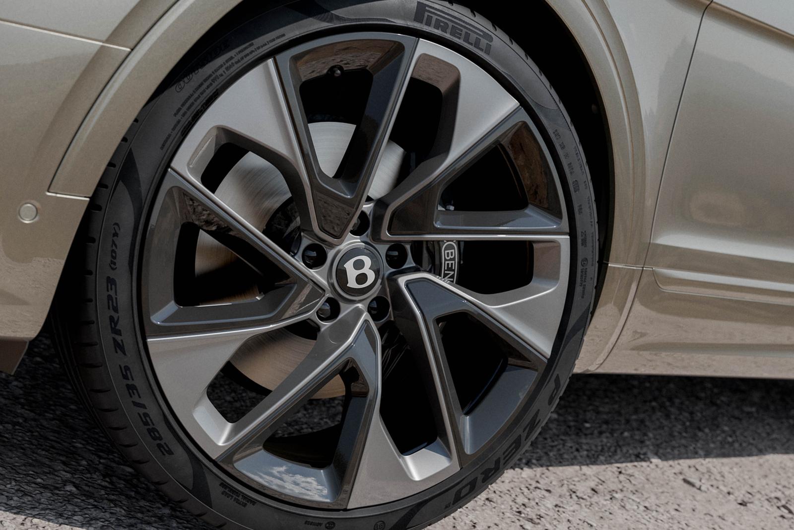 بنتلي تخطو بثقة نحو عالم السيارات الكهربائية