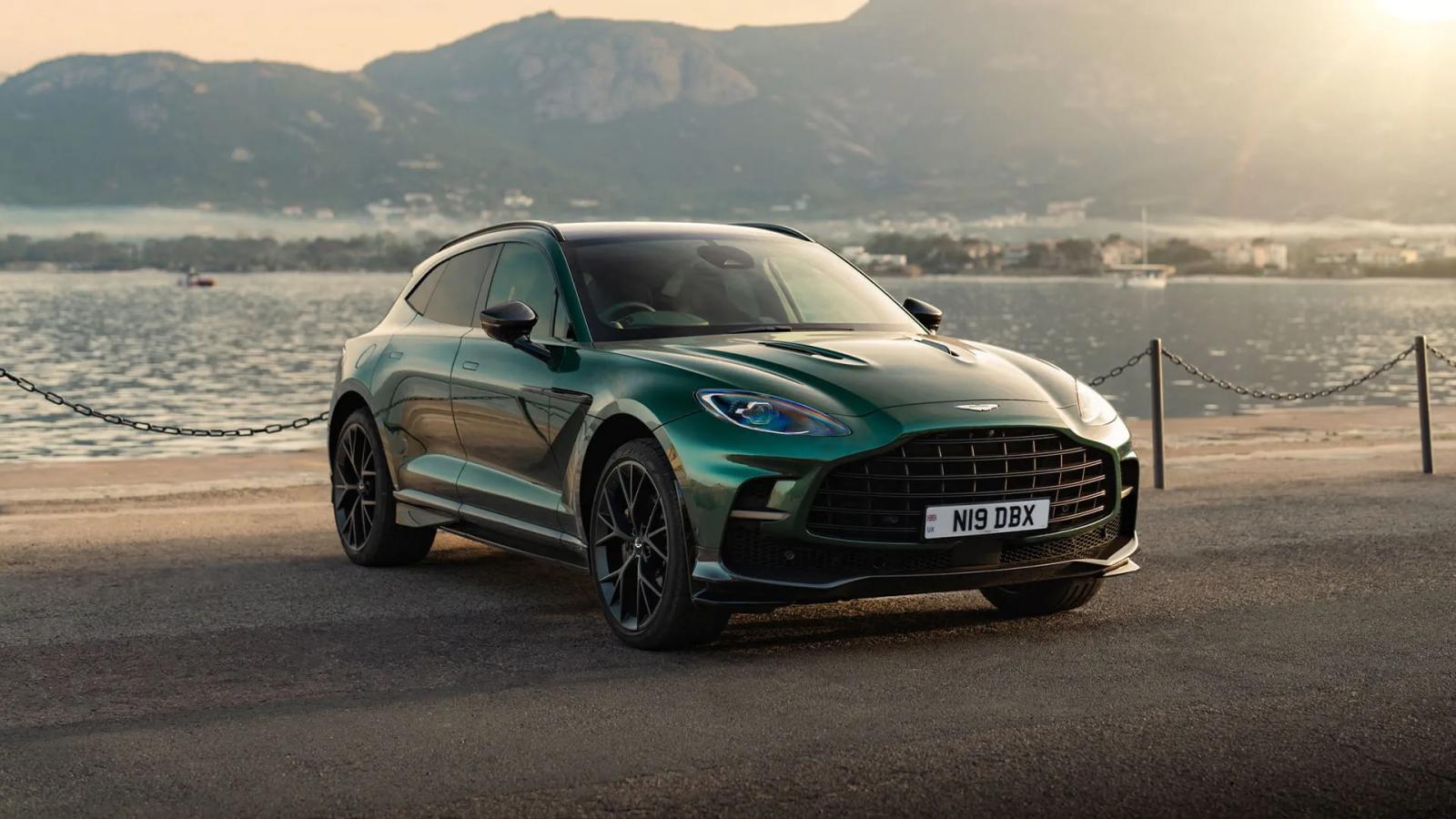 Aston Martin DBX707