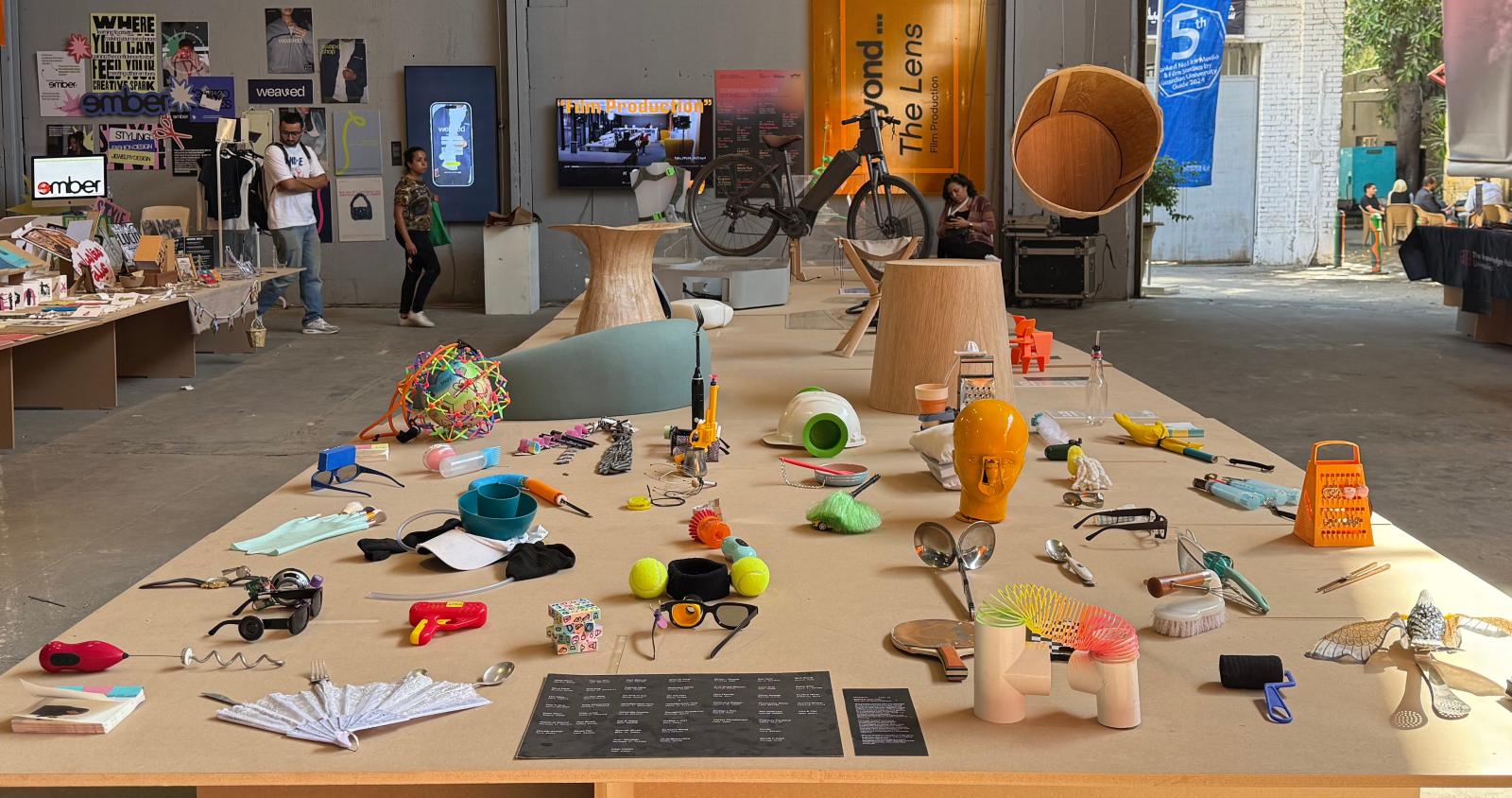 زاوية من أحد المعارض التفاعلية في أسبوع دبي للتصميم 