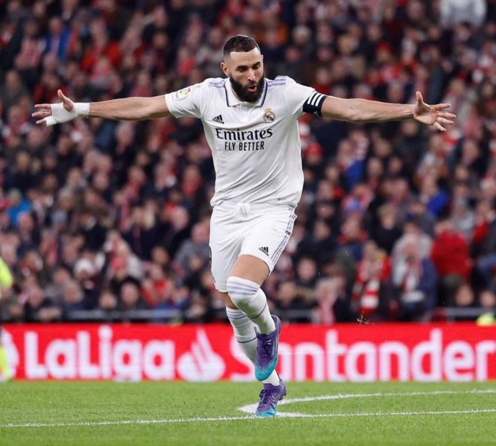 اللاعب كريم بنزيما