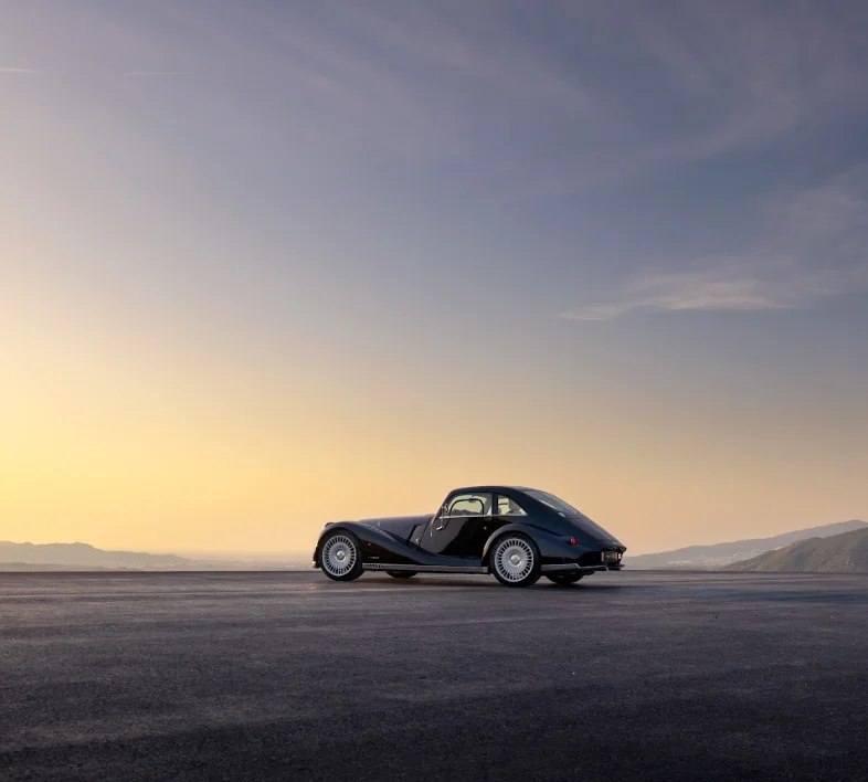 سيارة Midsummer Coupé
