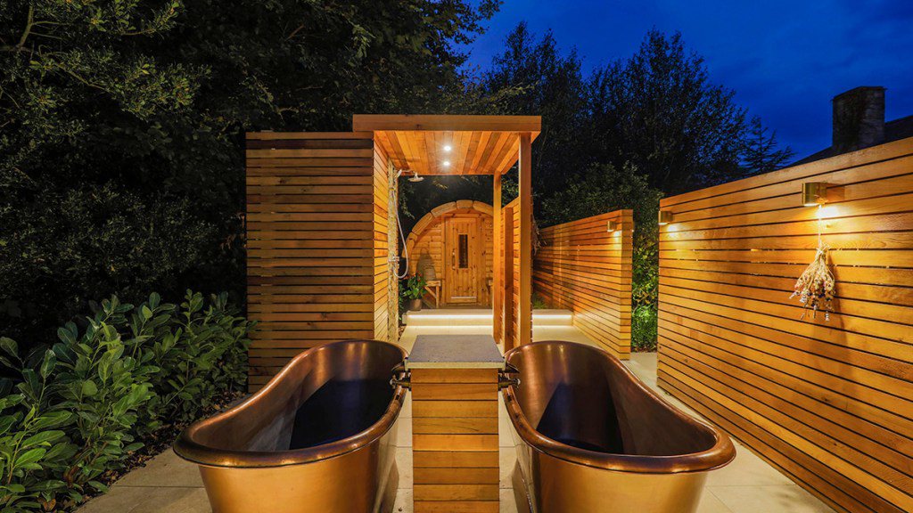 قرية أيرلندية تُباع بثروة هائلة