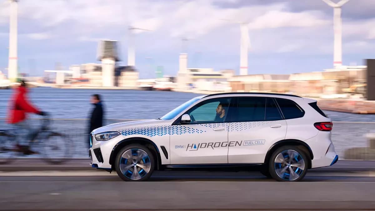 تفنيات سيارة "BMW iX5 Hydrogen