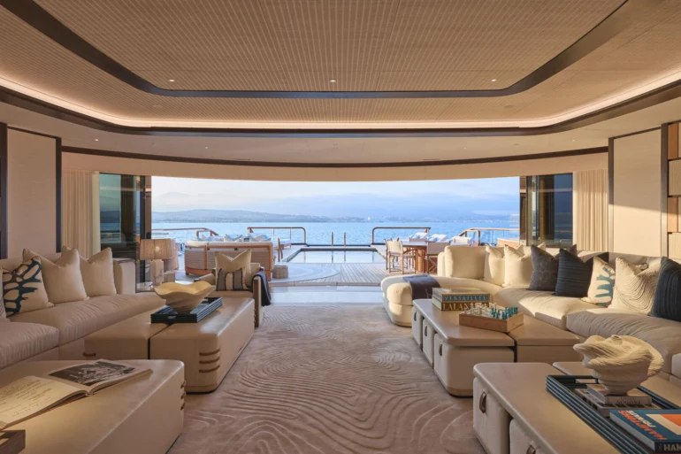 تصميم اليخت يعكس شخصية بيل غيتس