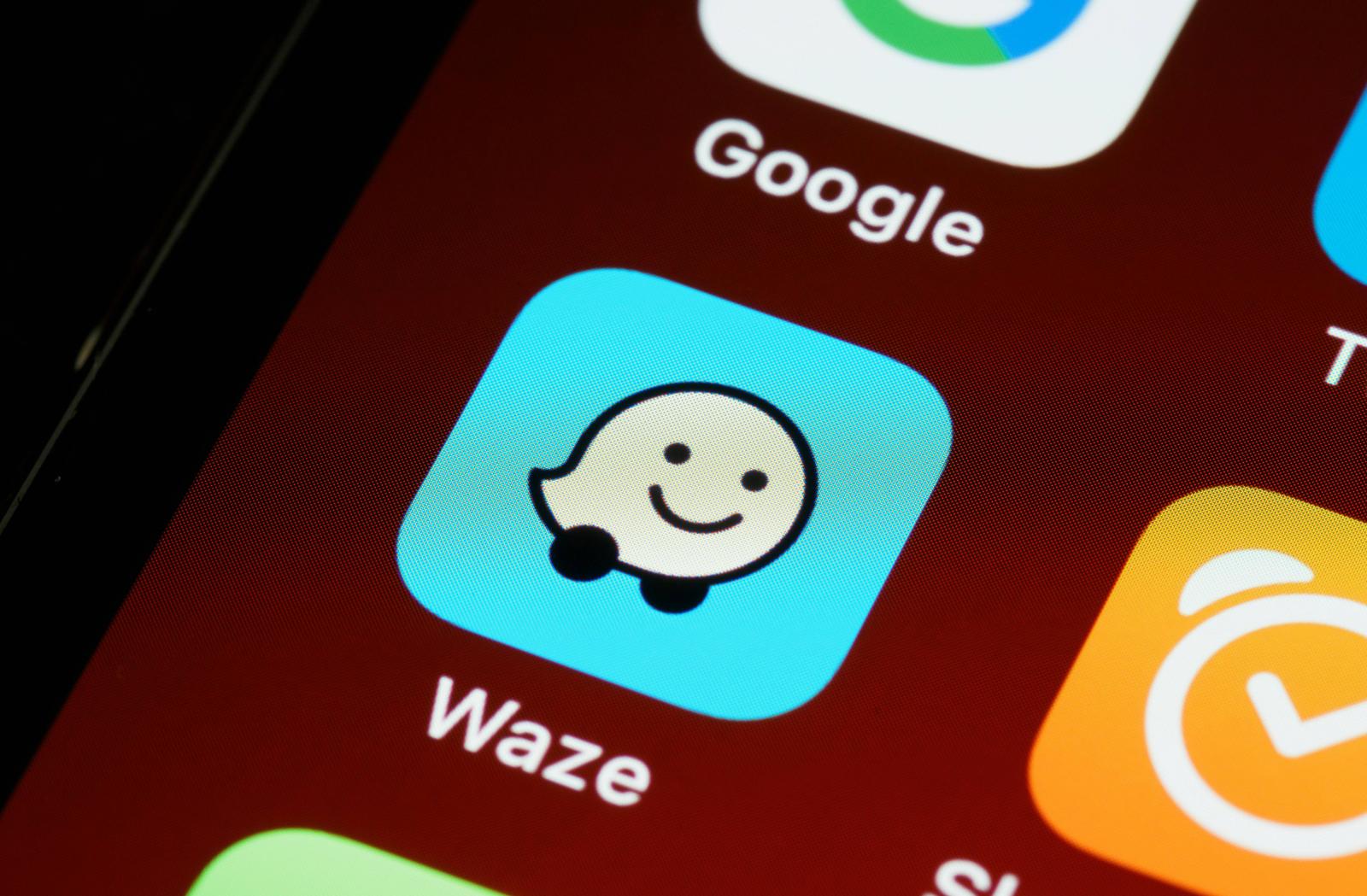 تطبيق Waze