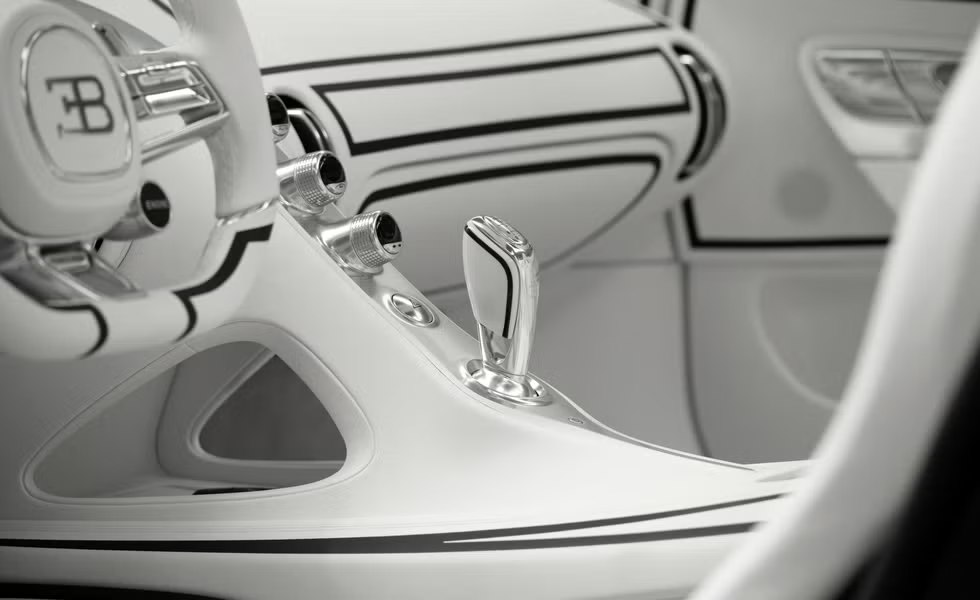  Bugatti Mistral "Blanc Éternel