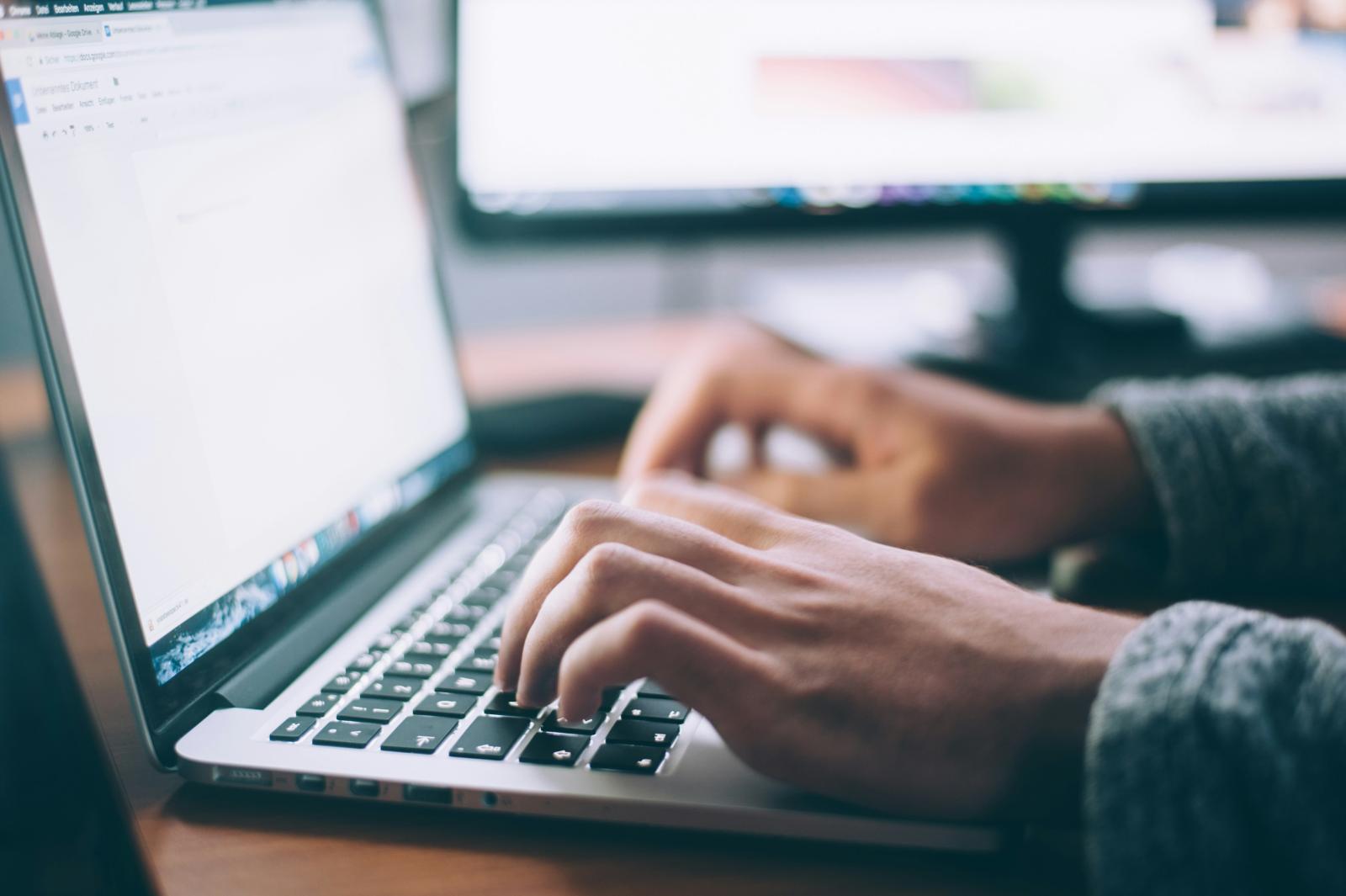 أنظمة CRM تجعل التعامل مع بيانات العملاء أكثر تنظيمًا