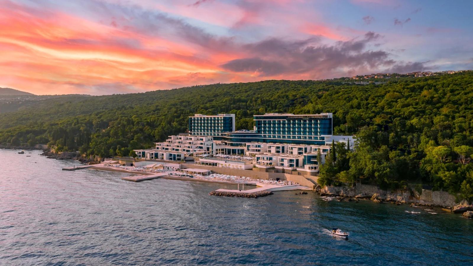منتجع Hilton Rijeka Costabella Beach Resort & Spa