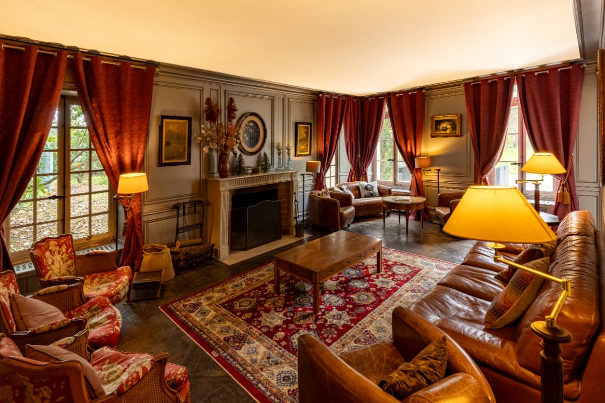 سعر قصر كارل لاغرفيلد الفاخر