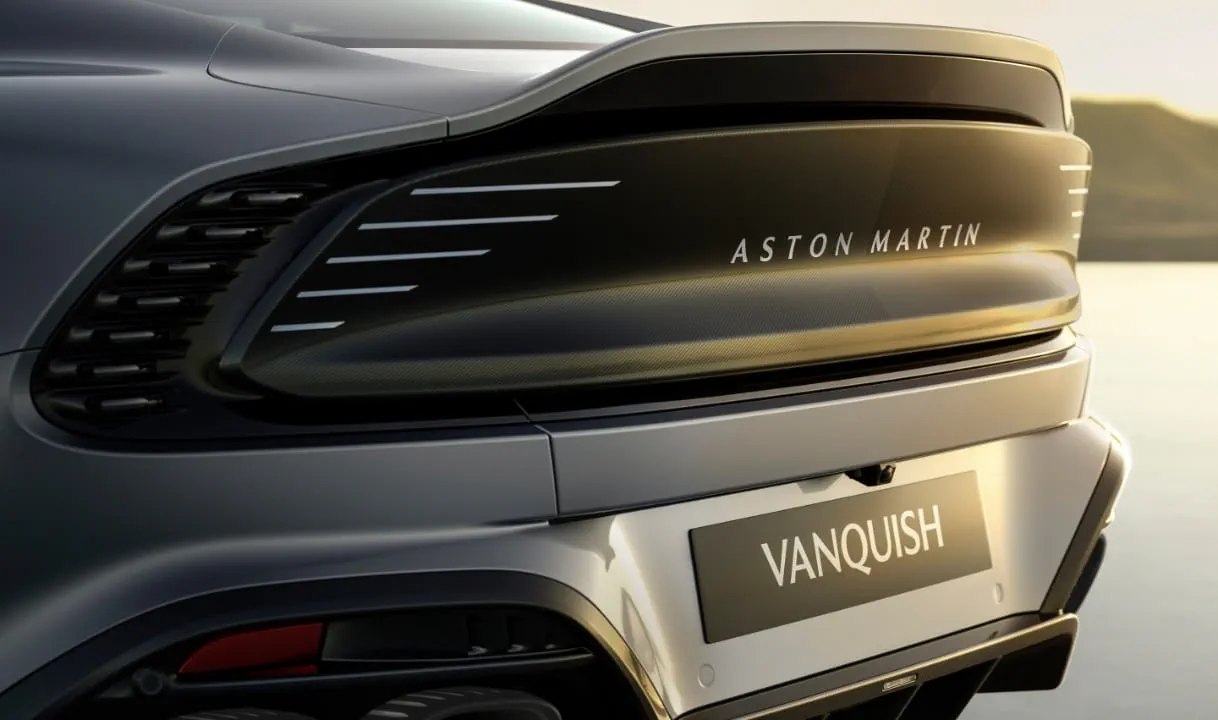 سيارة Vanquish 25th Anniversary Edition- المصدر: astonmartin