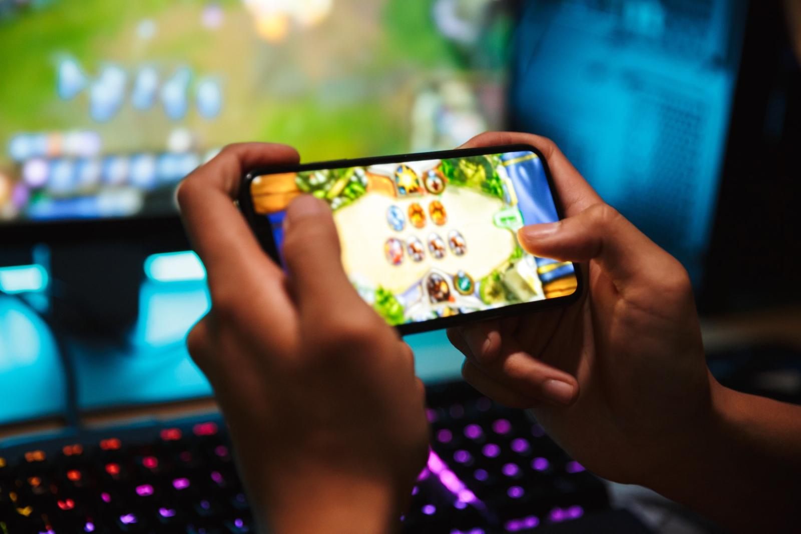 تكمن القيمة الجوهرية لتوجه التقييد العمري في الآثار المباشرة التي تنعكس على البنية النفسية والجسدية