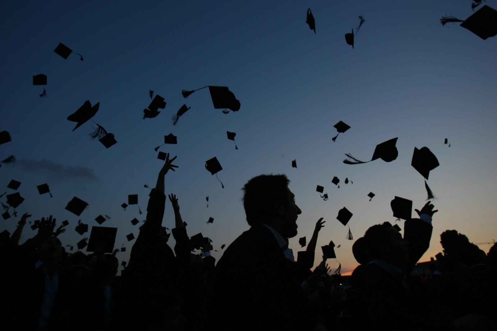 تحديات سوق العمل للخريجين الجدد