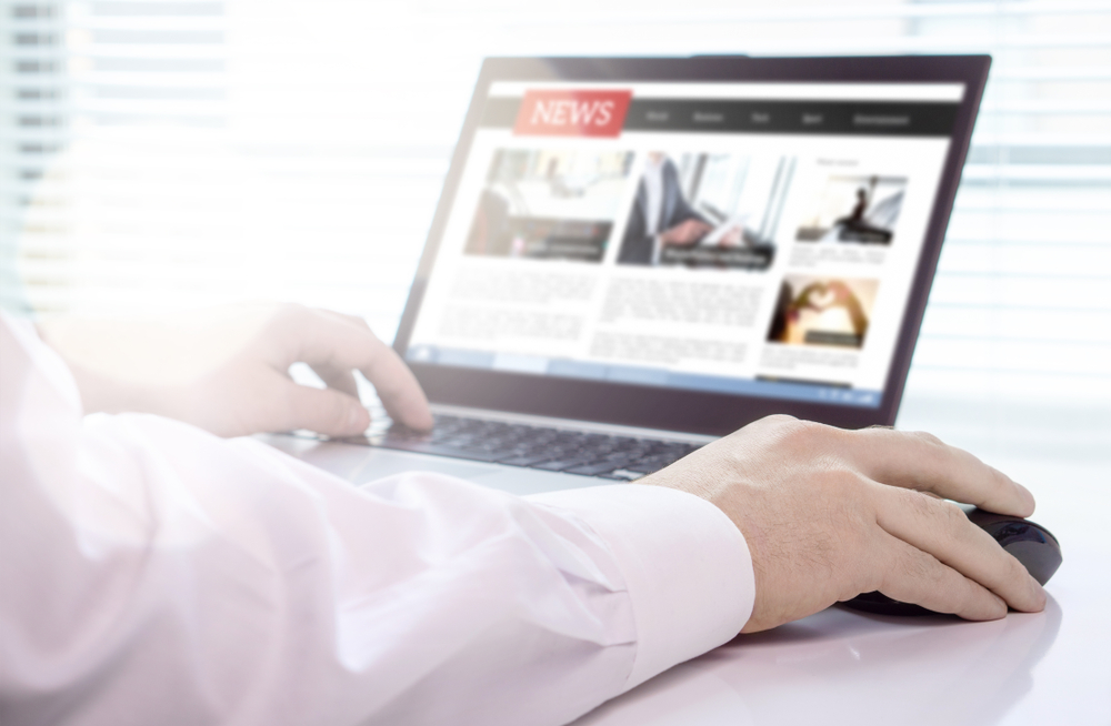 الشاشة الضخمة تنافس أجهزة القراءة المتخصصة