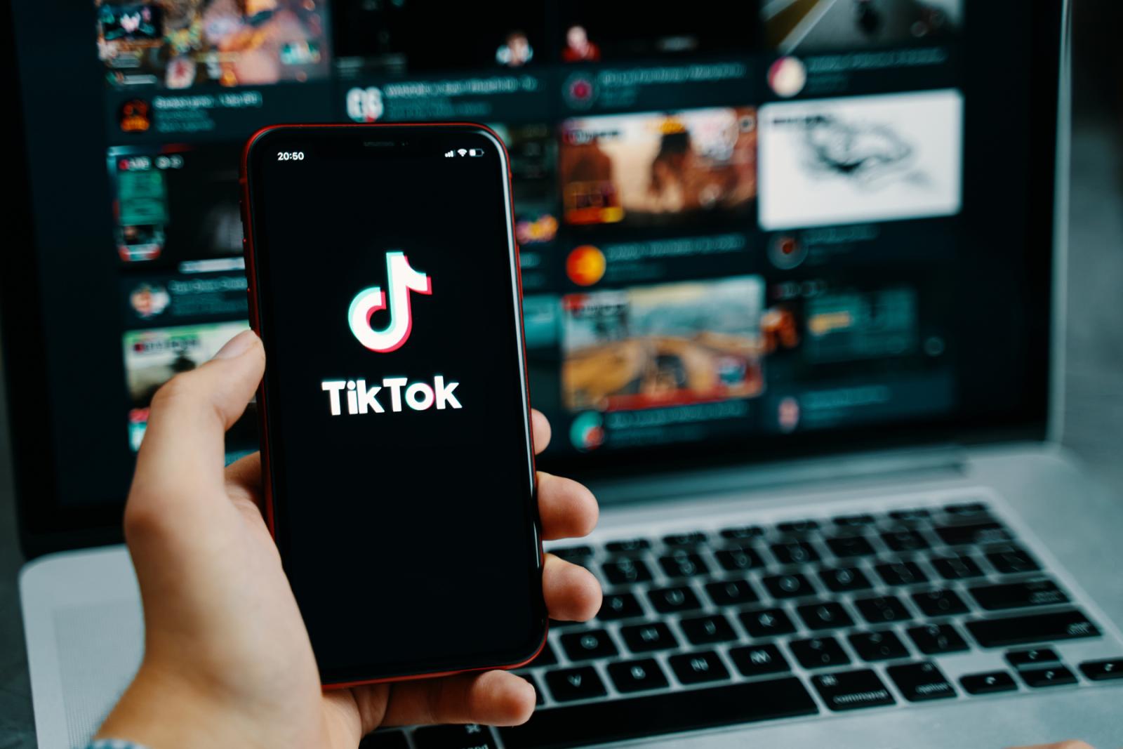 TikTok Shop تدخل عالم الهدايا الرقمية لمنافسة أمازون وإيباي / المصدر: shutterstock