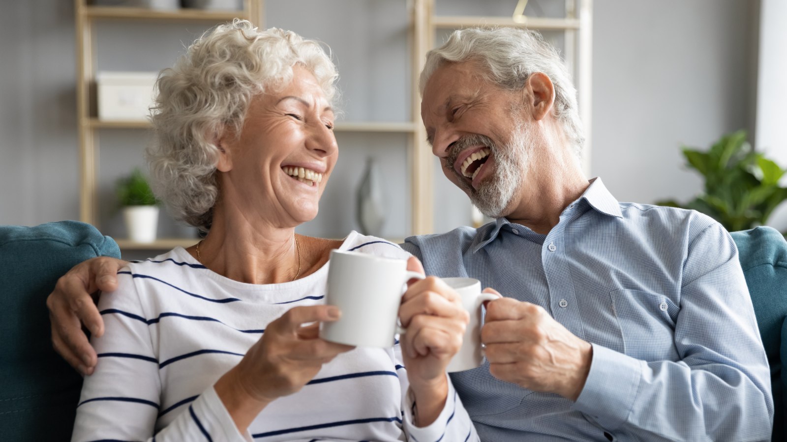 أن الأفراد يشعرون برضا أعلى بكثير عندما يحسون بأنهم مفهومون من قبل شركائهم