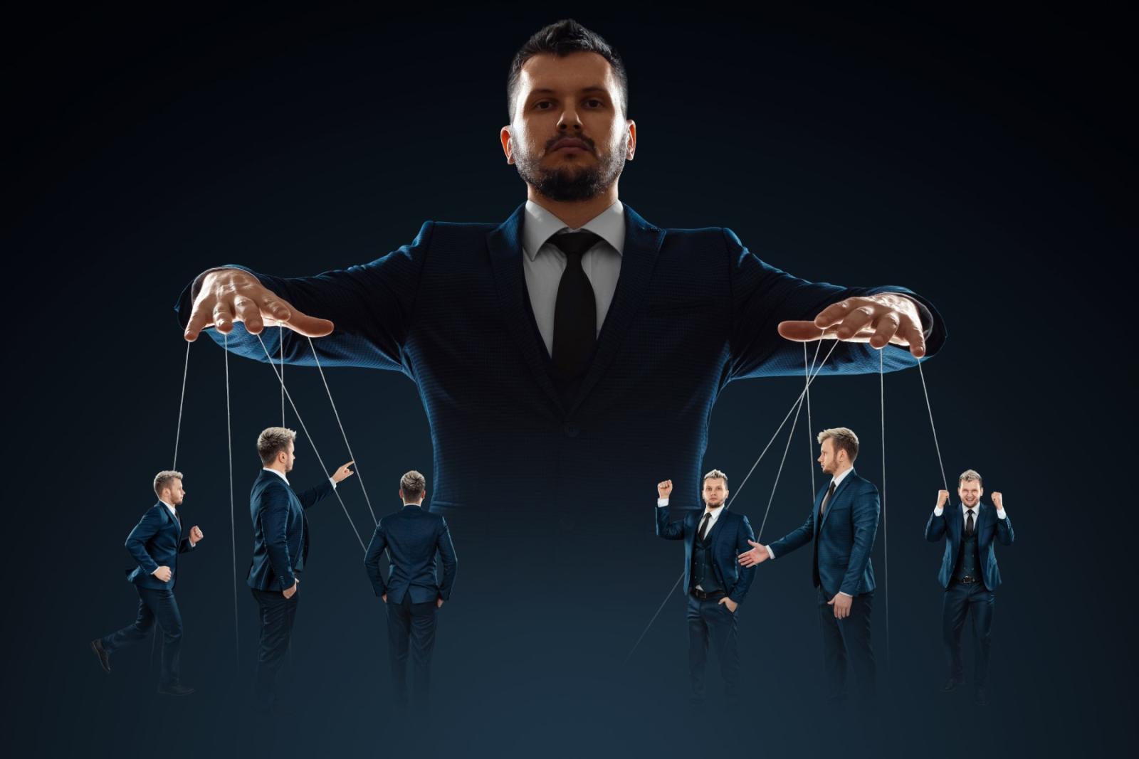 تتعدد السمات التي تغذي الشخصية المتلاعبة