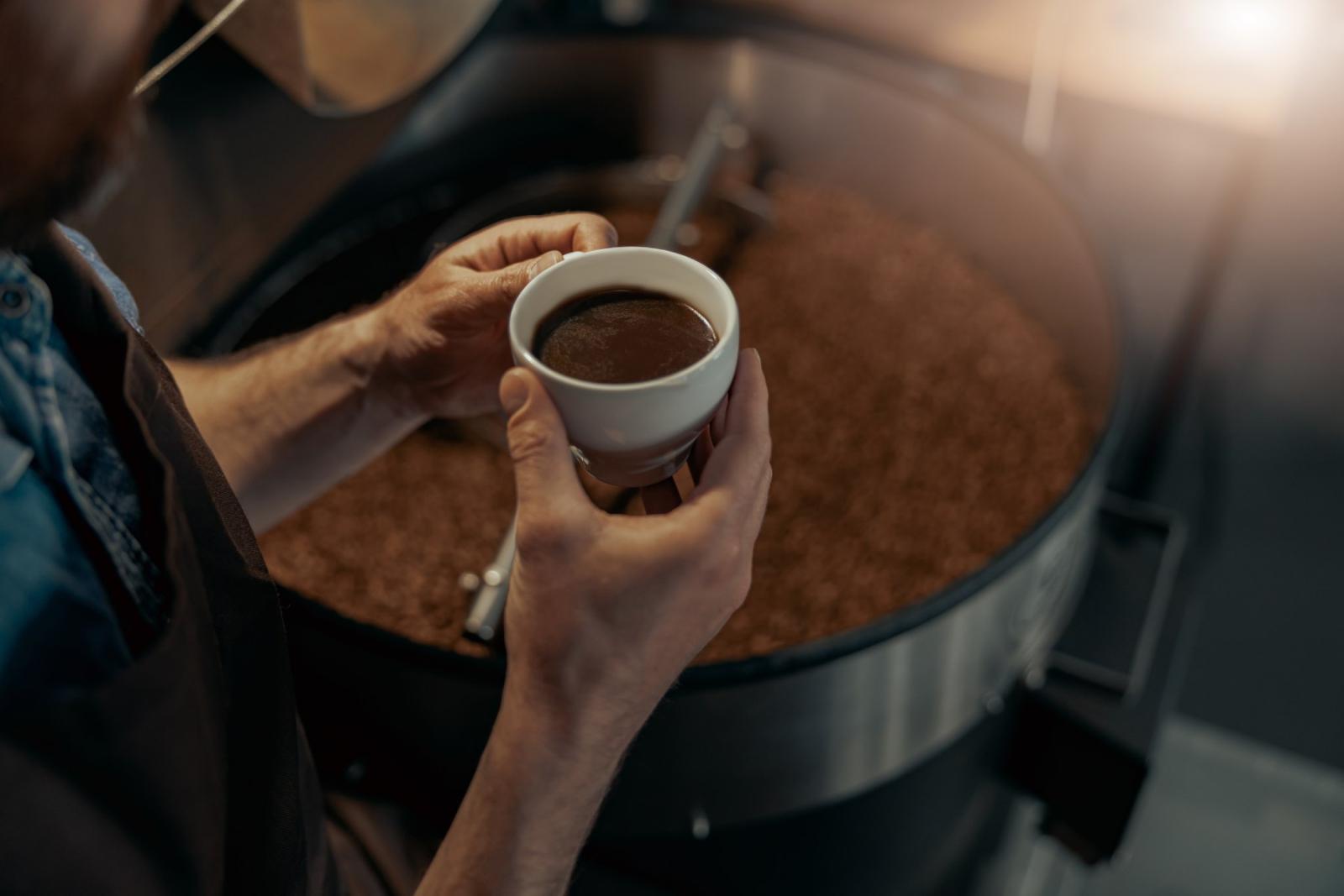  شرب القهوة المفضلة