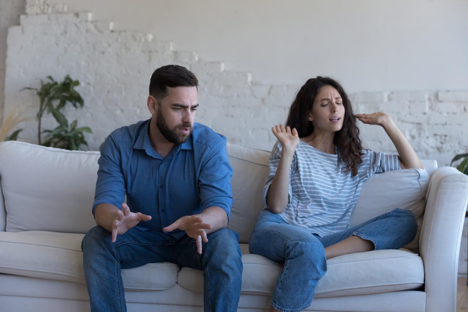 "كيفما شئت"  هذه الكلمة الواحدة تساوي في أثرها إنهاء  العلاقة 