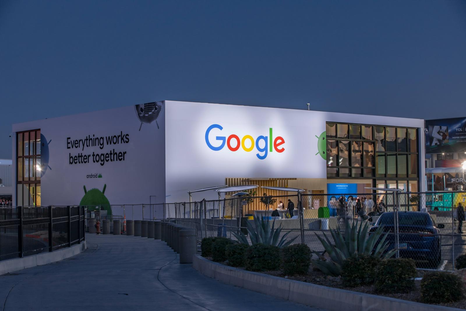 جوجل تصنع بيئة يتحول فيها التفكير الحر إلى ابتكار حقيقي يقود النجاح 