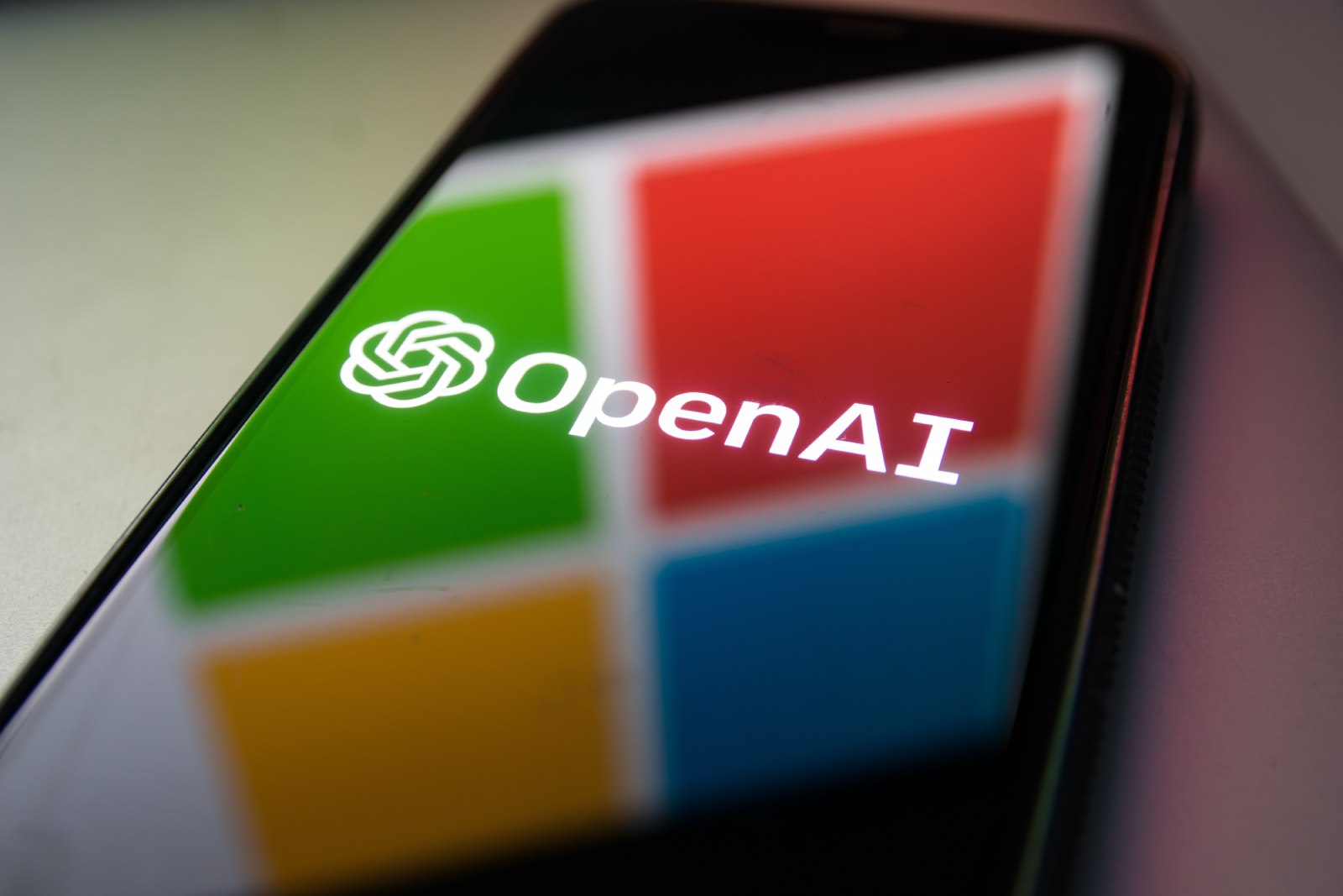تعمل شركة  OpenAI  على إنشاء صندوق لحماية الموظفين من البطالة