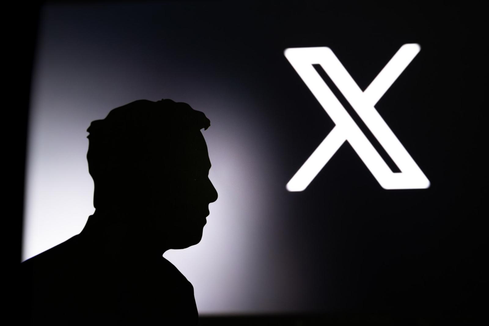 اشترى ماسك منصة "تويتر" وغير اسمها إلى "X"