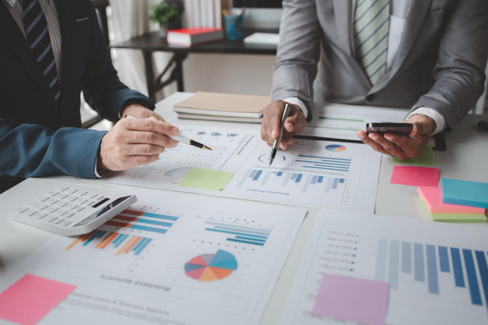 دور القيادة حاسم في ضبط المشاريع ومنع تضخم المبادرات