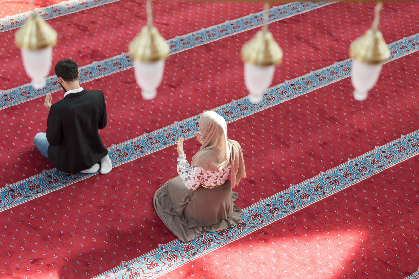 الدعاء بين الزوجين لغة خفية تُعمّق المودة وتُضيء طريق الحياة 