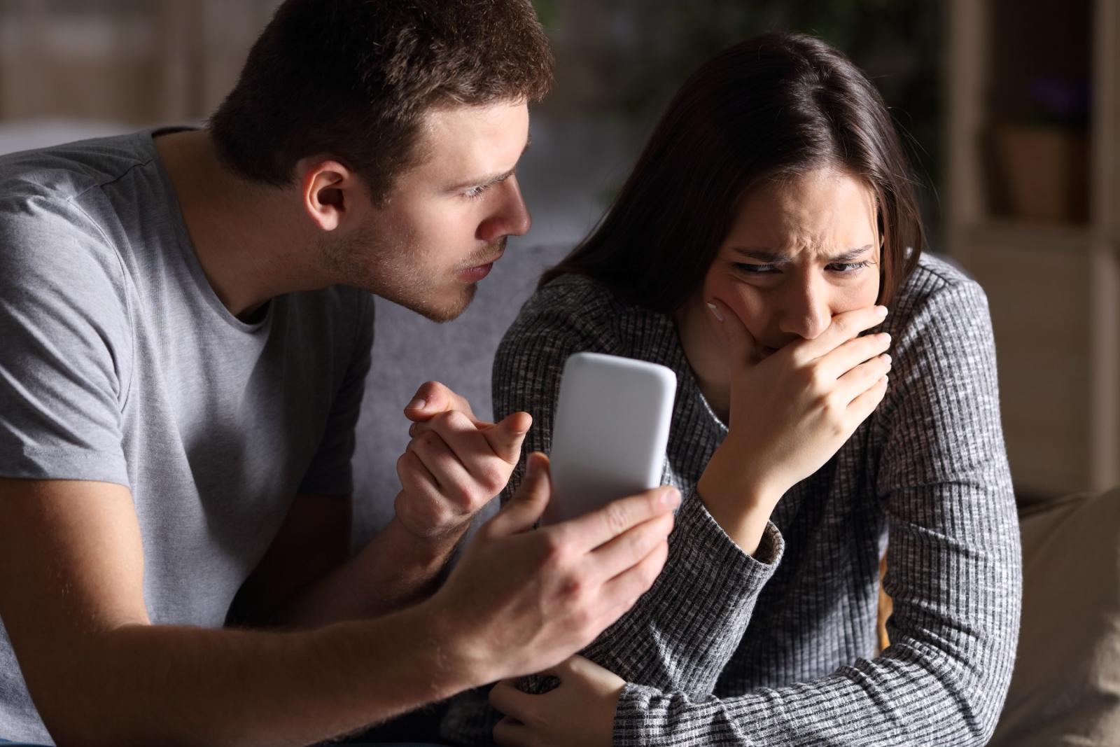 الإفراط في استخدام الأكاذيب البيضاء لا يعكس رغبة في الحماية