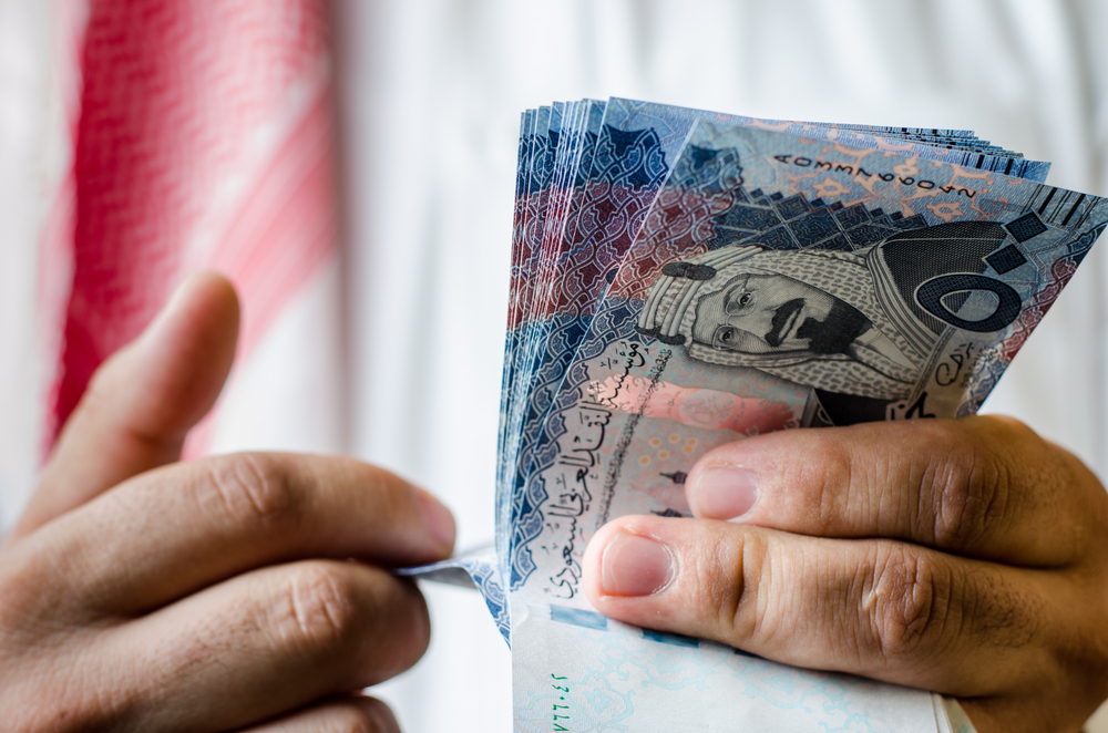 تفاوت أسعار العملات أمام الريال السعودي