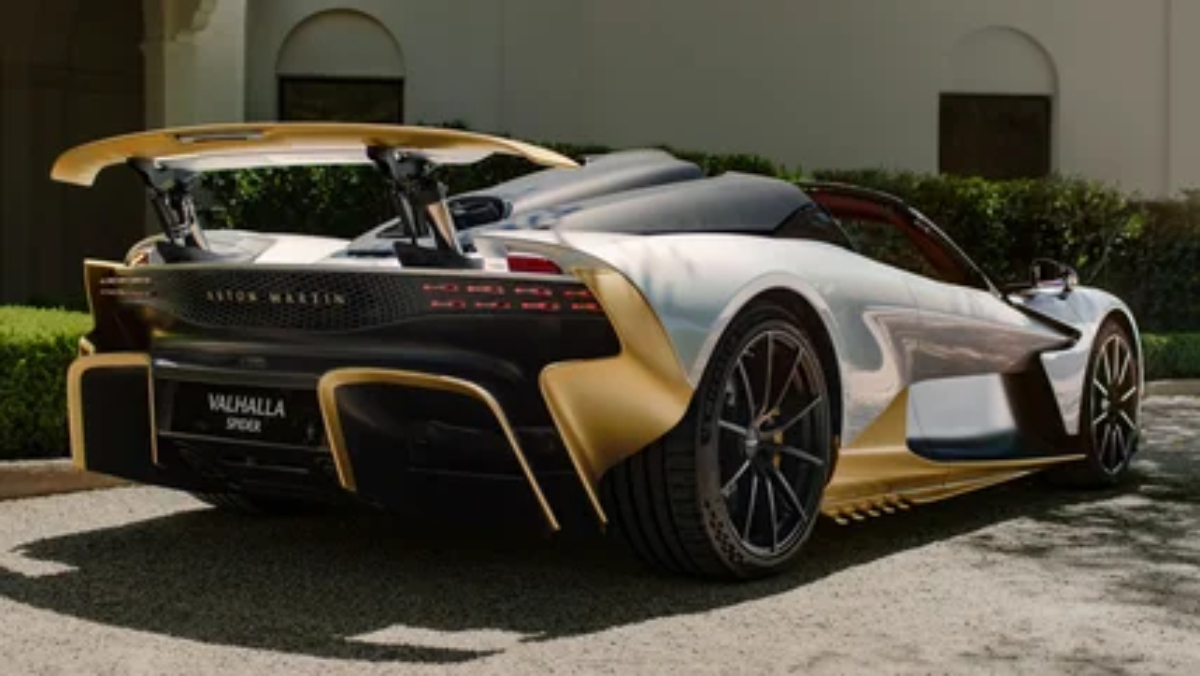 سيارة Aston Martin Valhalla Spider 
