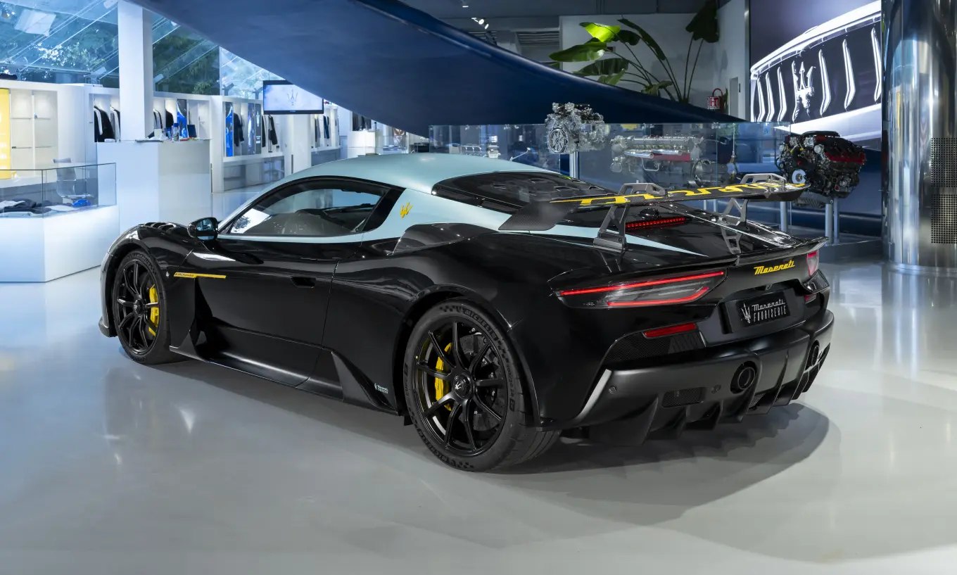 Fuoriserie Tribute to MC12